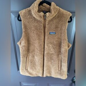NWOT Patagonia women’s teddy Brown Fleece Vest XL